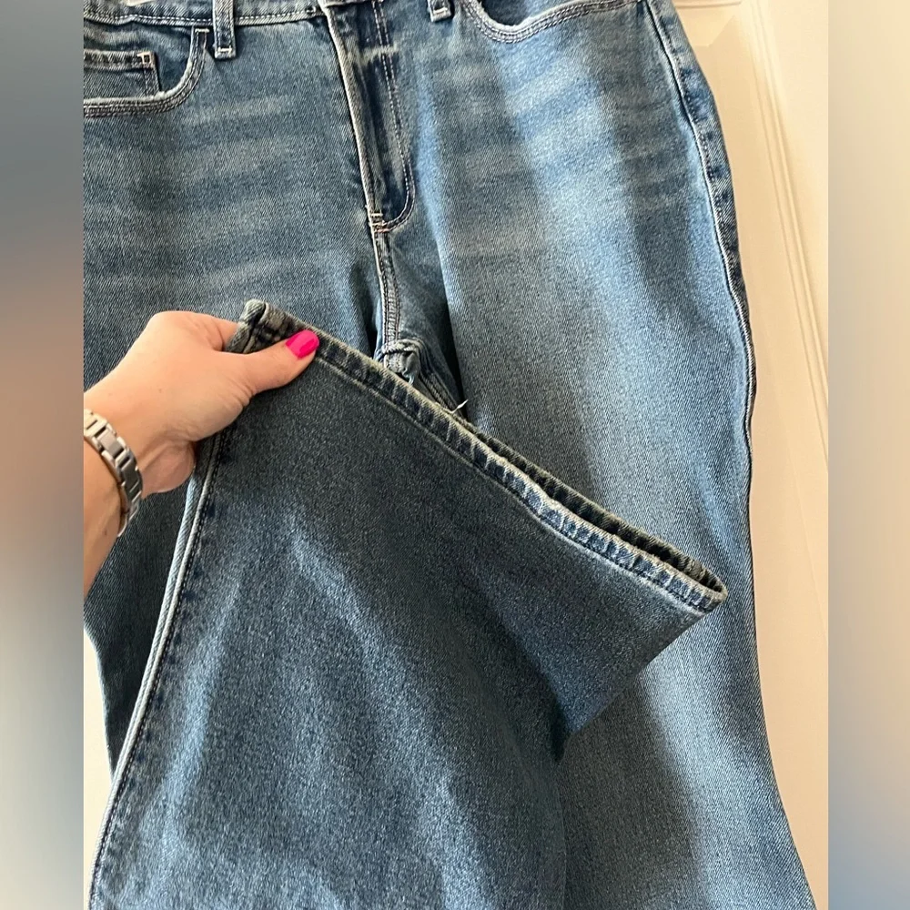 Hollister Curvy High-Rise WideFlare Light Wash Jeans Women’s Size 10 - Picture 8 of 14